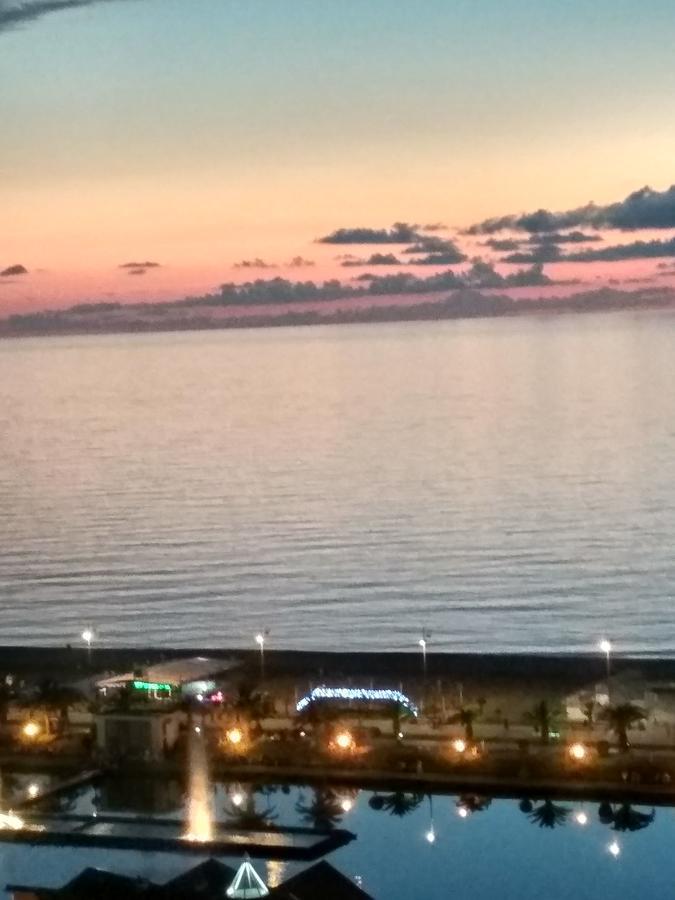 Апартамент С Видом На Море Batumi Exterior foto